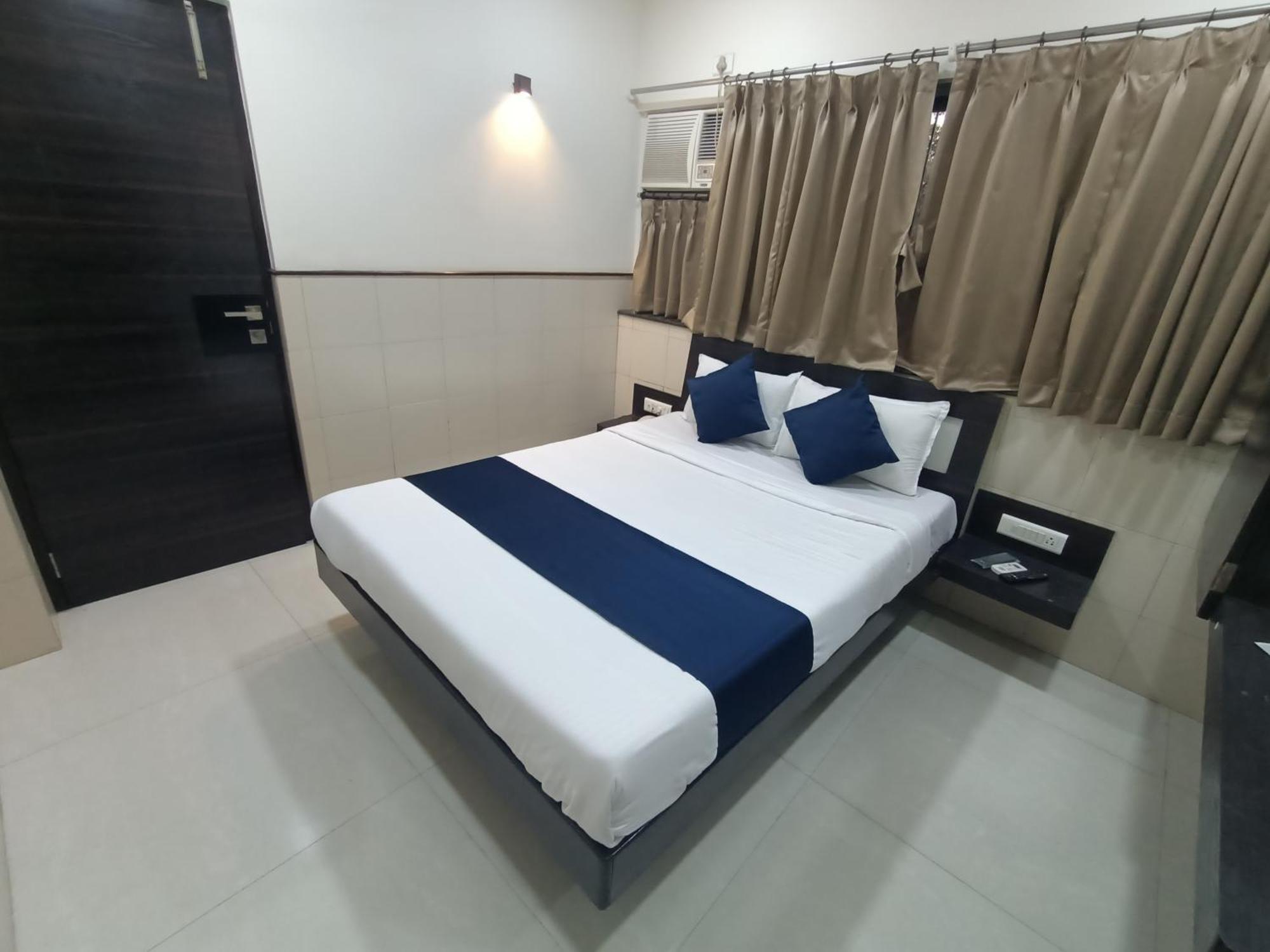 Hotel Triton - Near Us Embassy - Hotel In Sion Mumbai Dış mekan fotoğraf