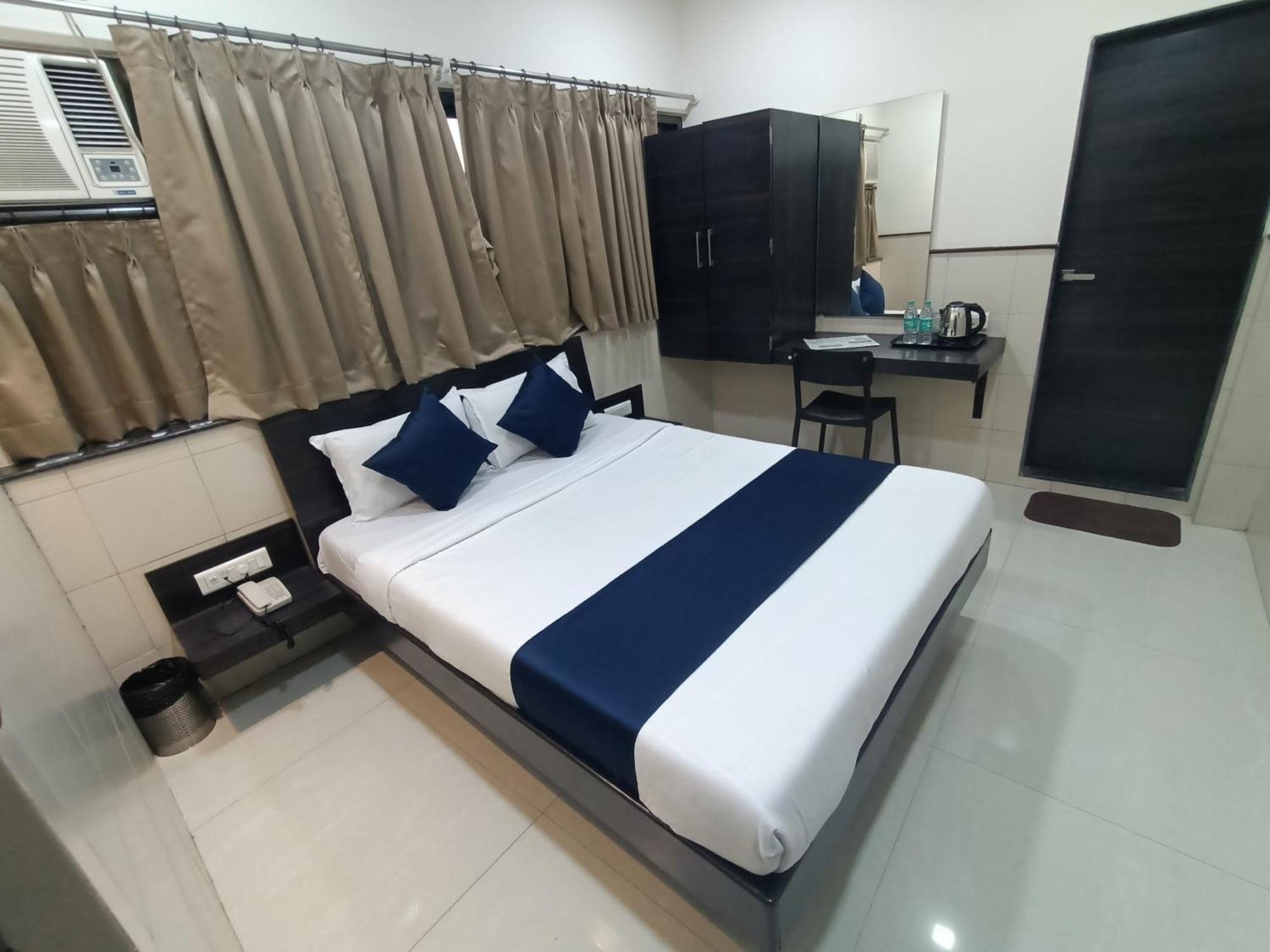 Hotel Triton - Near Us Embassy - Hotel In Sion Mumbai Dış mekan fotoğraf