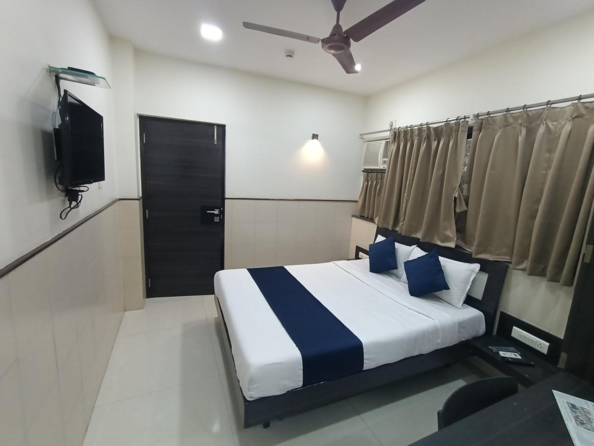 Hotel Triton - Near Us Embassy - Hotel In Sion Mumbai Dış mekan fotoğraf